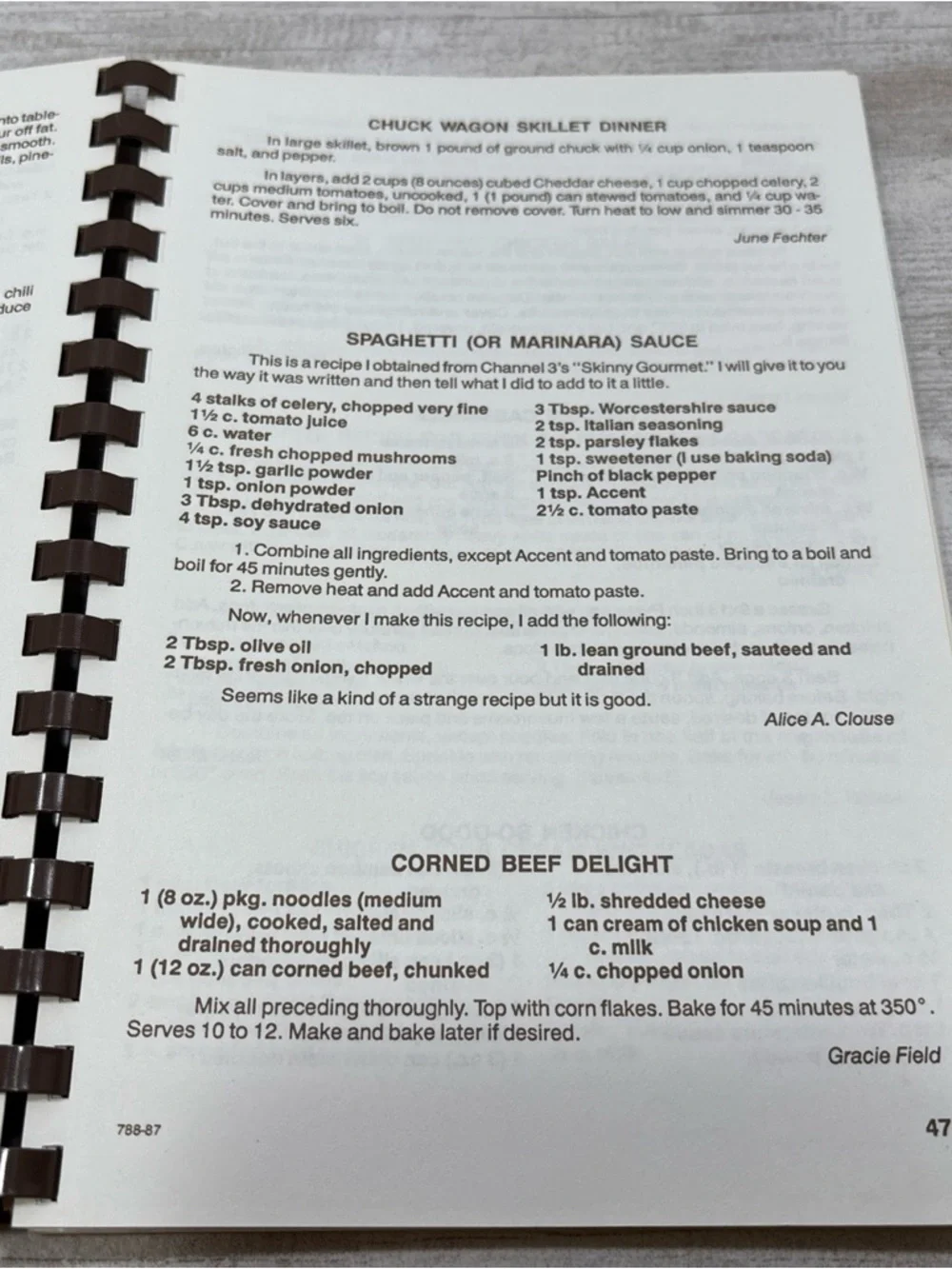 Town and Country Club of Woodland Favorite Recipes Cookbook - Vintage